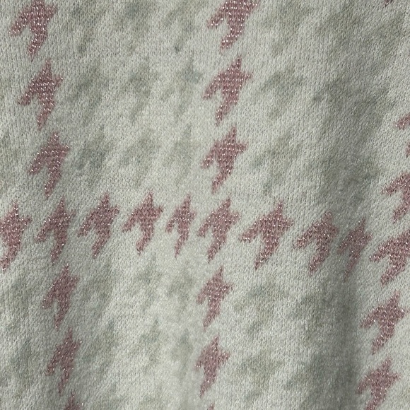 525 Pink and White houndstooth Sweater - Picture 7 of 8
